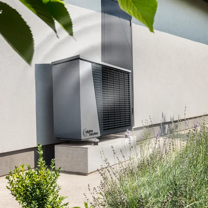 Eine Wärmepumpe von der Schallwellen in das Grundstücken ausgehen